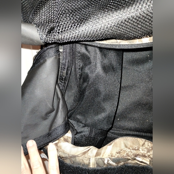 Game Winner Camo Duffle Duffel Hunting Camping Hiking Bag Advantage Max 4 - Picture 8 of 16